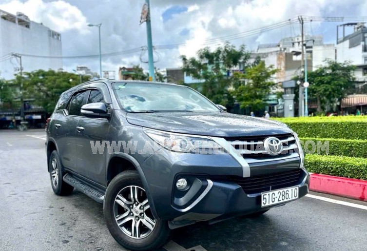 Toyota Fortuner 2.4G 4x2 MT