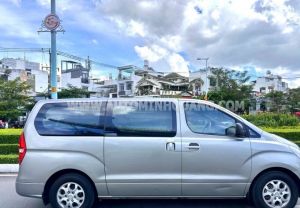 Xe Hyundai Grand Starex 2.4 MT 2011