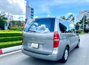 Xe Hyundai Grand Starex 2.4 MT 2011