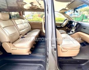 Xe Hyundai Grand Starex 2.4 MT 2011