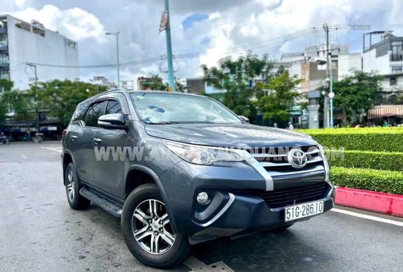 Toyota Fortuner 2.4G 4x2 MT